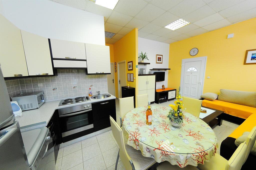 Apartments Marija Petricevic Podstrana Habitación foto