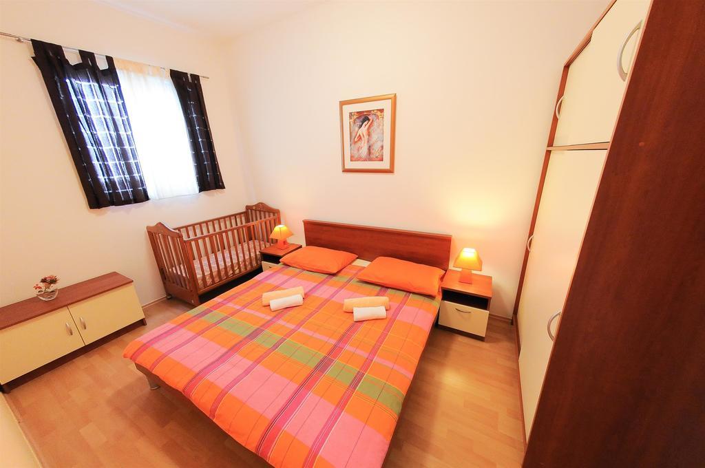 Apartments Marija Petricevic Podstrana Habitación foto