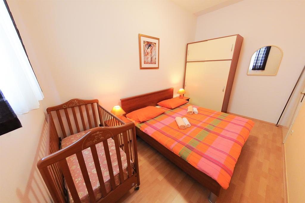 Apartments Marija Petricevic Podstrana Habitación foto
