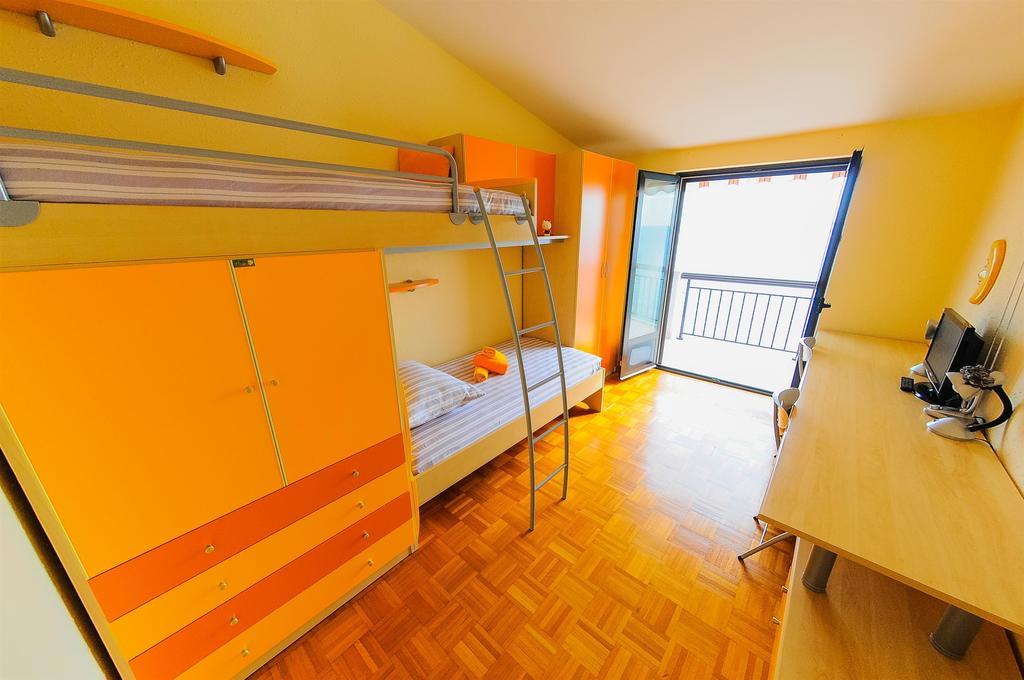 Apartments Marija Petricevic Podstrana Habitación foto